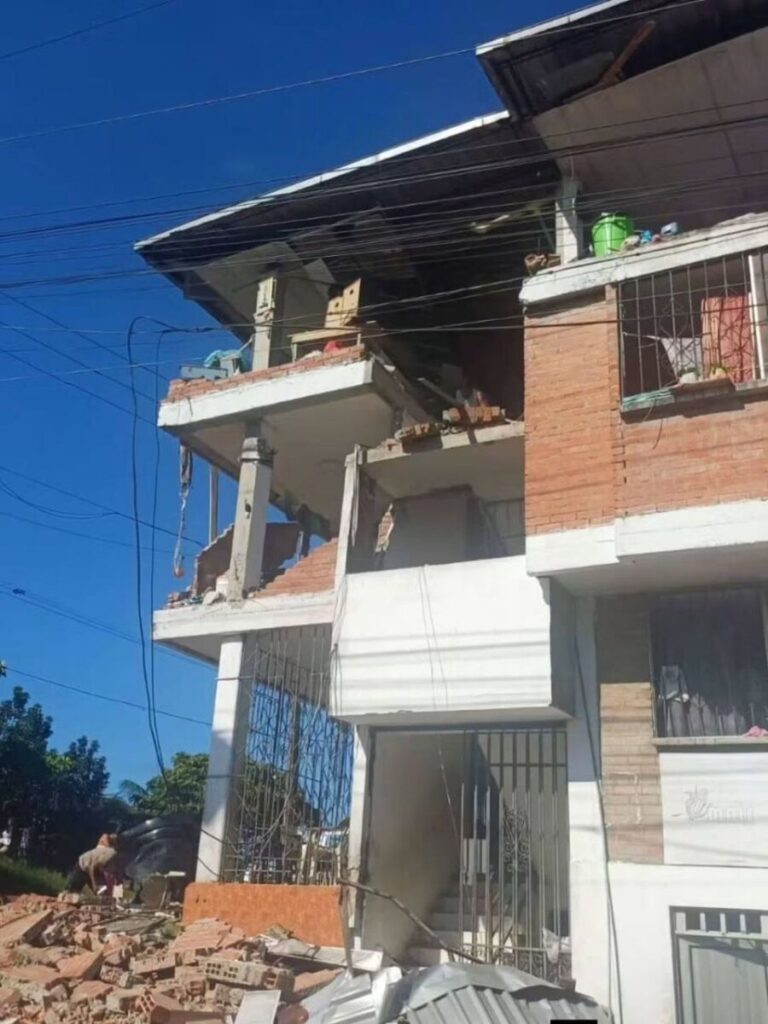 A building destroyed by the 2026 earthquake in Colombia